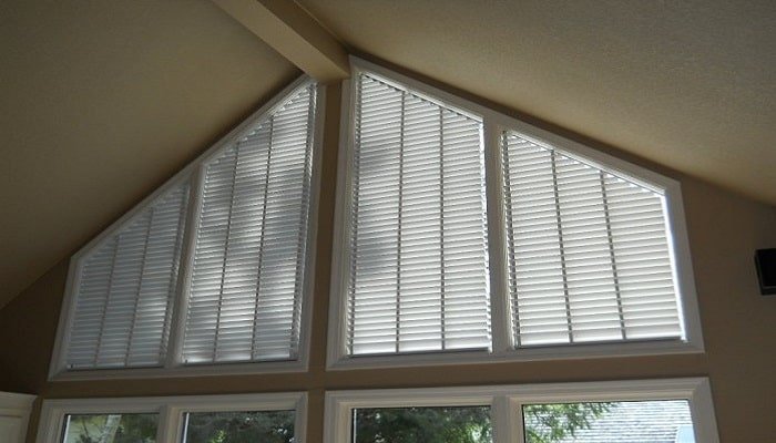 mini blinds
